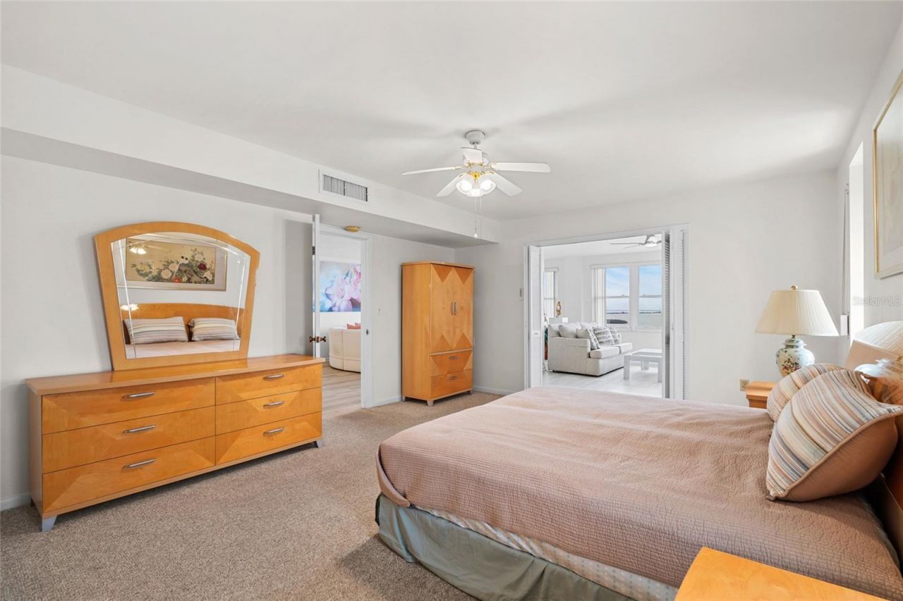 5200 Brittany Drive S, Unit 1809, Saint Petersburg, FL 33715 Photo