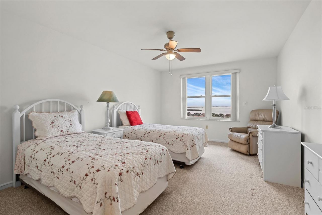 5200 Brittany Drive S, Unit 1809, Saint Petersburg, FL 33715 Photo