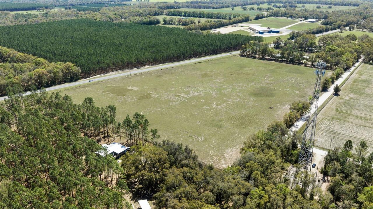 300 NE 708 Avenue , Old Town, FL 32680 Photo