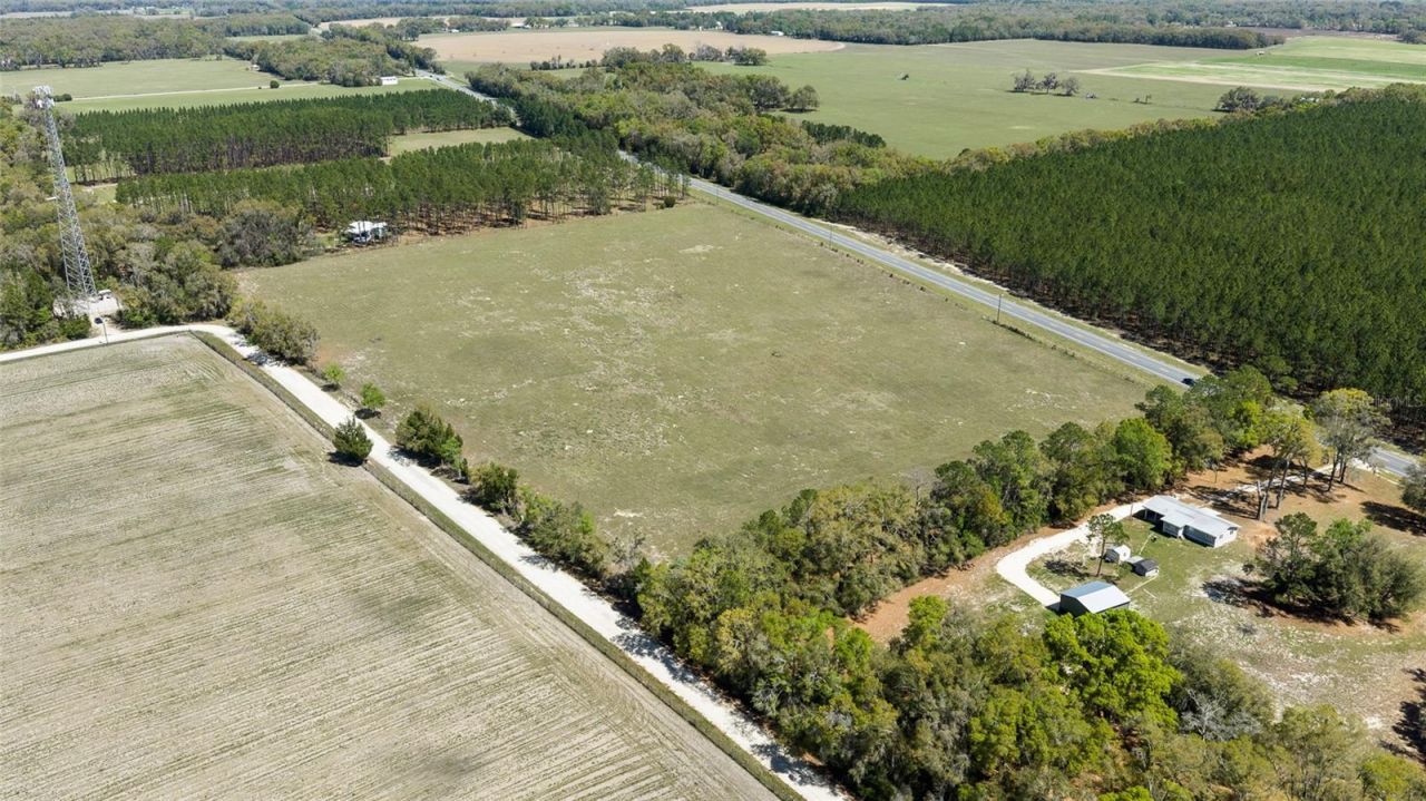 300 NE 708 Avenue , Old Town, FL 32680 Photo