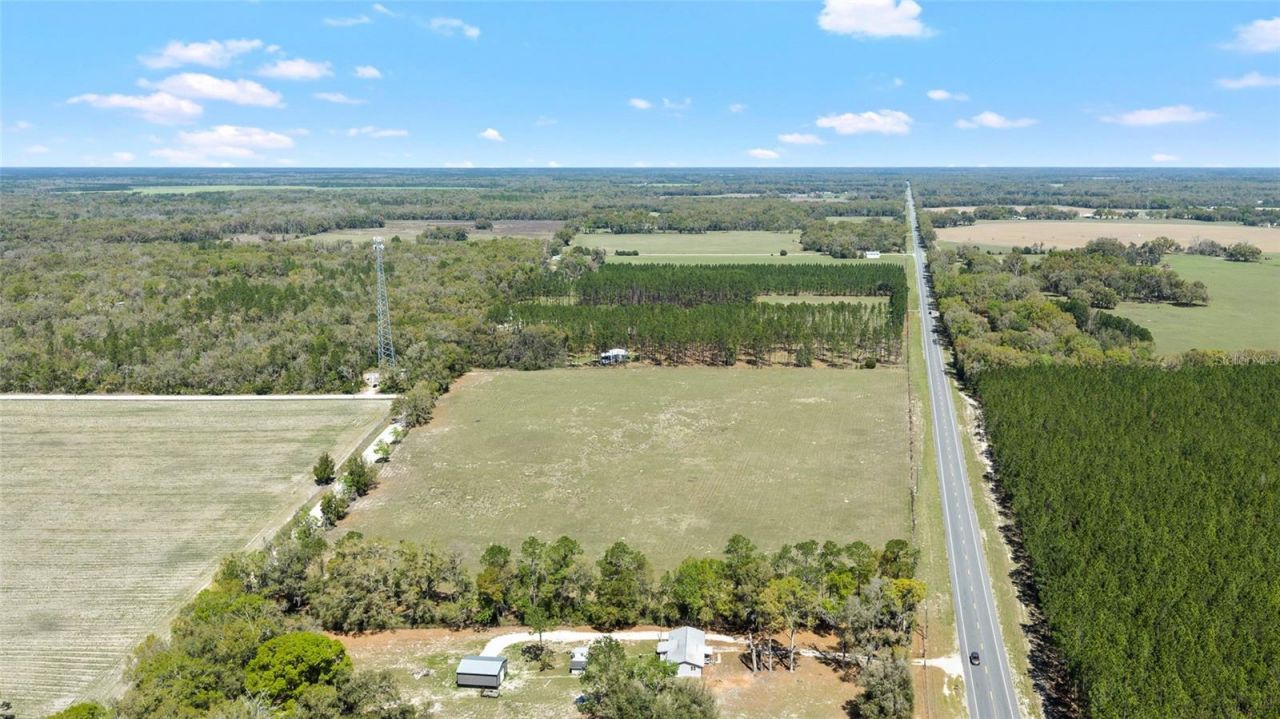 300 NE 708 Avenue , Old Town, FL 32680 Photo