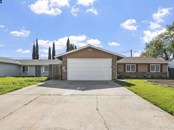 9156 Castlebar Way, Sacramento, CA 95826