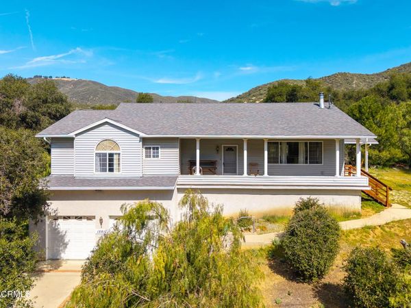 15811 Calle El Capitan , Green Valley, CA 91390