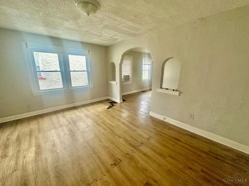 2446 Duck Creek Road, Norwood, OH 45212 Photo 2