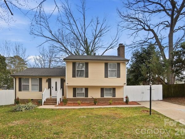 6621 Piney Path Road, Charlotte, NC 28212