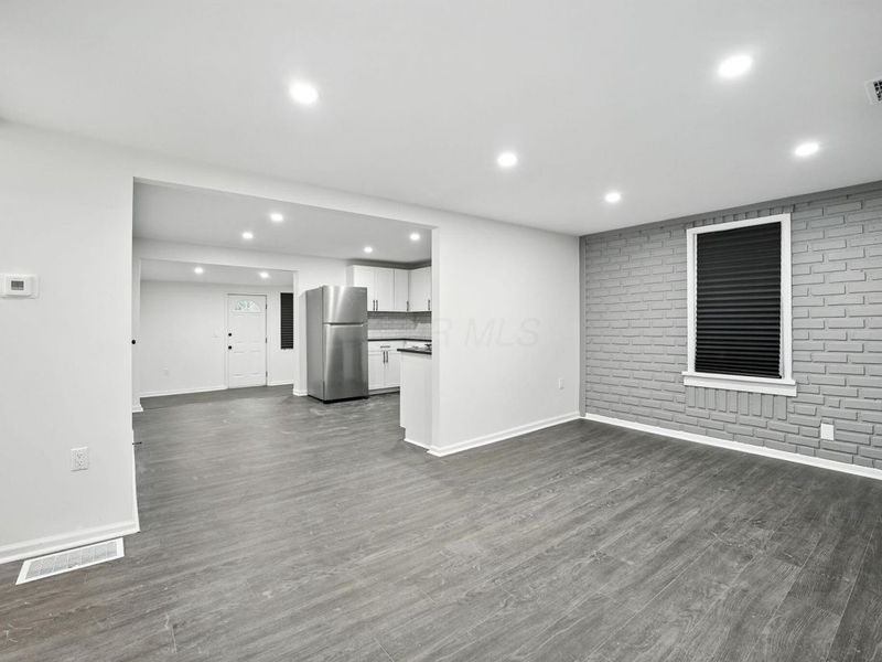 354 Fernhill Avenue , Columbus, OH 43228 Photo 1