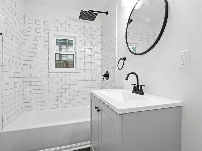 354 Fernhill Avenue , Columbus, OH 43228 Photo 16