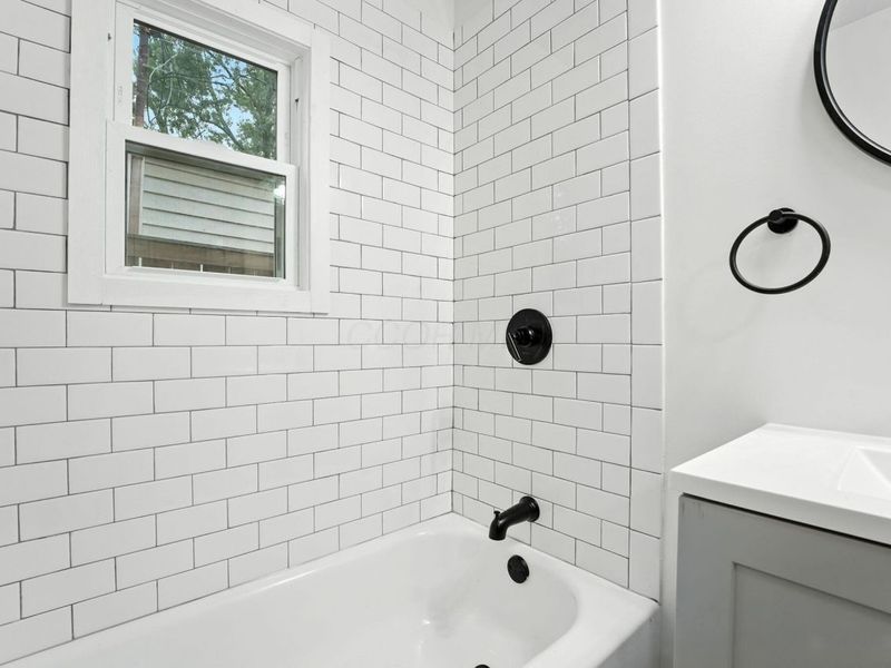 354 Fernhill Avenue , Columbus, OH 43228 Photo 19