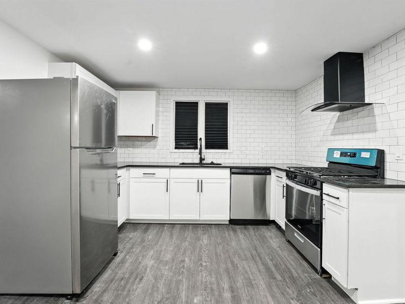 354 Fernhill Avenue , Columbus, OH 43228 Photo 7