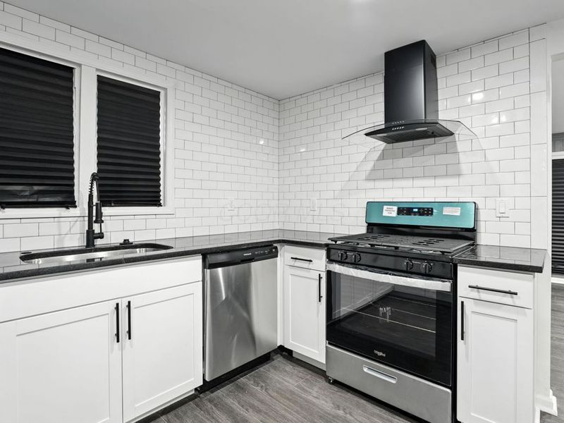 354 Fernhill Avenue , Columbus, OH 43228 Photo 8