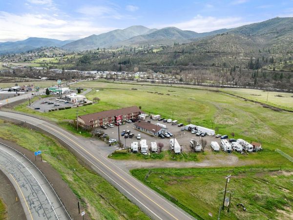 50 Lowe Road, Ashland, OR 97520