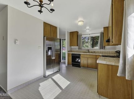 1051 Riverview Drive, Gardnerville, NV 89460 Photo