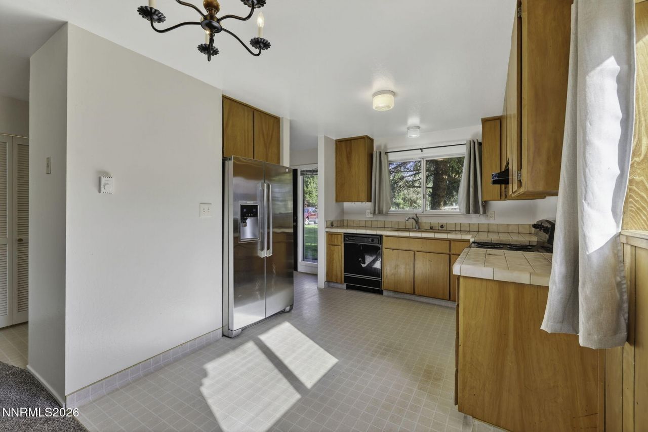 1051 Riverview Drive, Gardnerville, NV 89460 Photo