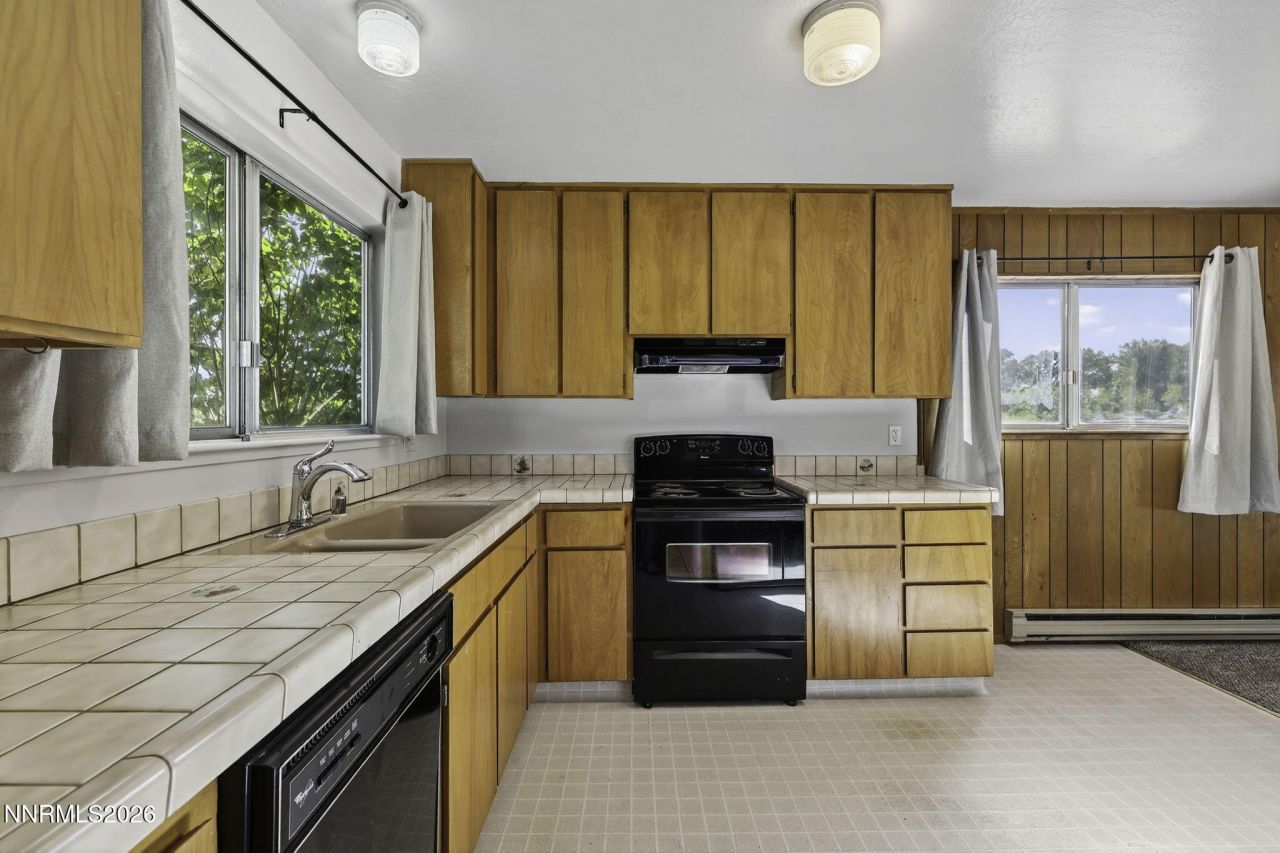 1051 Riverview Drive, Gardnerville, NV 89460 Photo