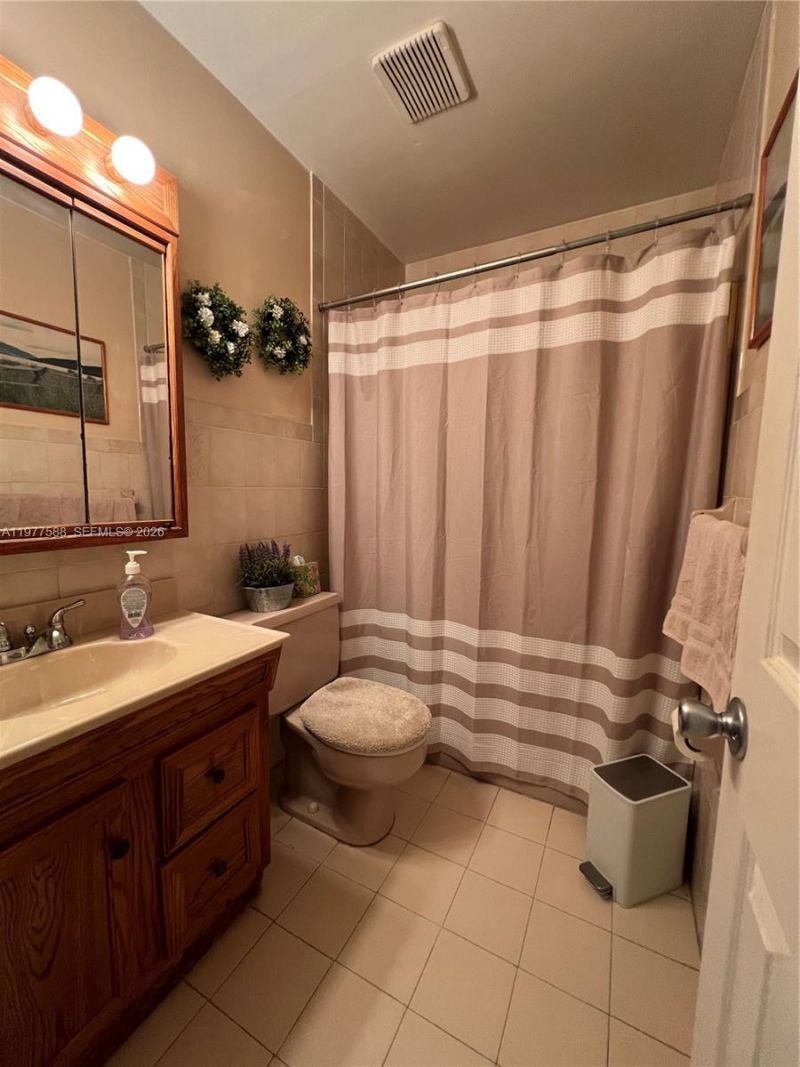 18160 NW 82nd Ave , Hialeah, FL 33015 Photo