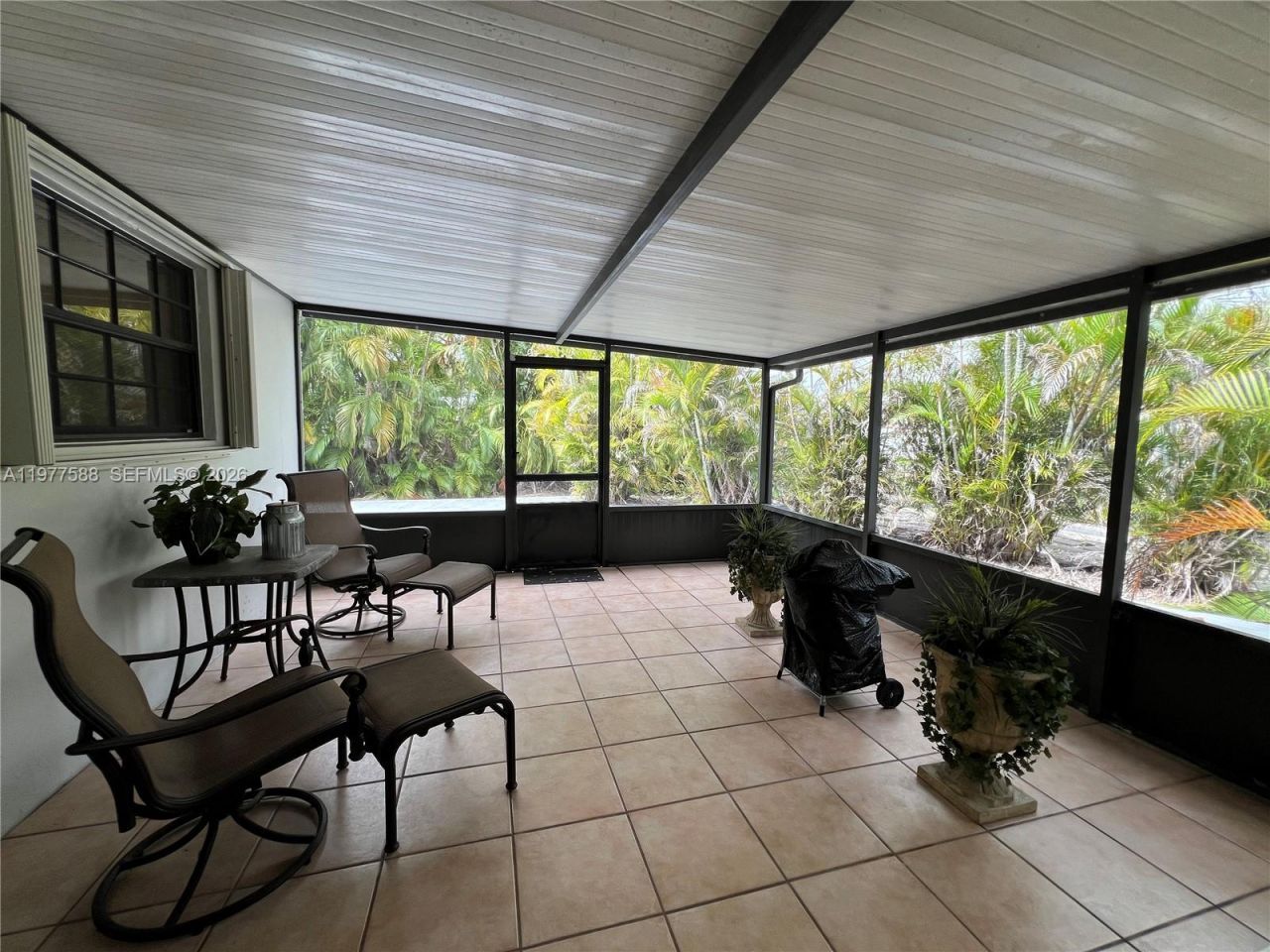 18160 NW 82nd Ave , Hialeah, FL 33015 Photo