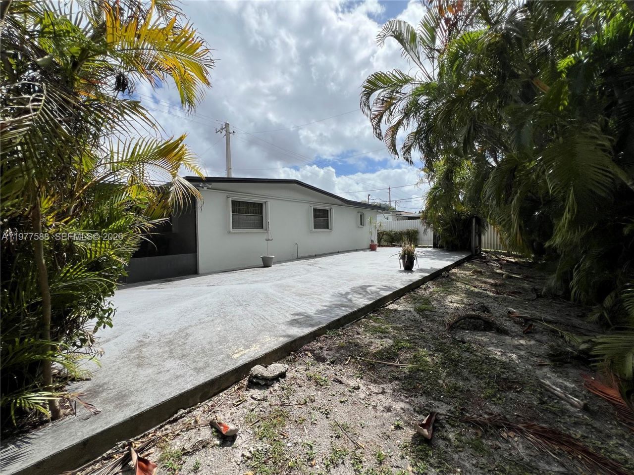 18160 NW 82nd Ave , Hialeah, FL 33015 Photo