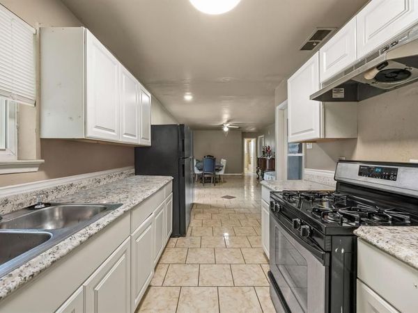 1513 Glynn Oaks Drive, Arlington, TX 76010