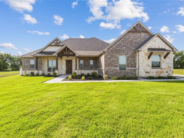 8400 Stallion Drive, Godley, TX 76044