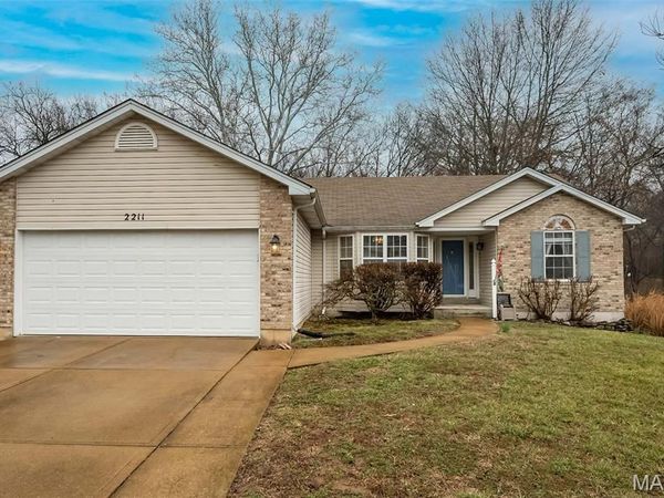 2211 Castlegate Drive, Imperial, MO 63052