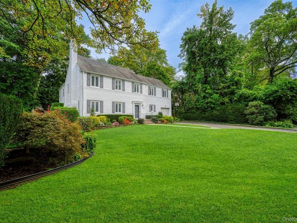 23 Parkside Drive , Great Neck, NY 11021