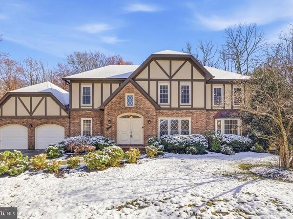 8661 CHASE GLEN CIRCLE, FAIRFAX STATION, VA 22039