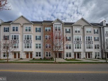 220 CHARLES ELLIS DRIVE, NEWTOWN SQUARE, PA 19073