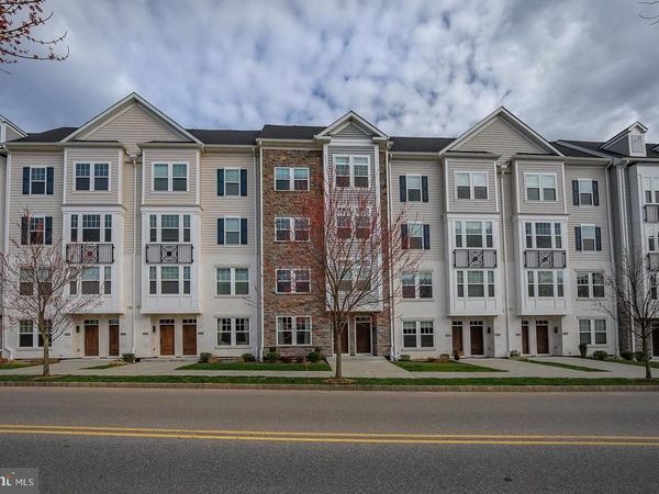 220 CHARLES ELLIS DRIVE, NEWTOWN SQUARE, PA 19073