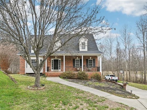 105 Meadowcrest Court, Clemmons, NC 27012