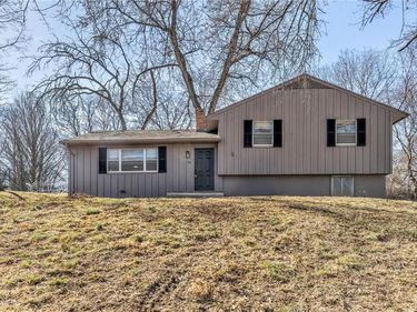 5700 NW Hutson Road, Kansas City, MO 64151