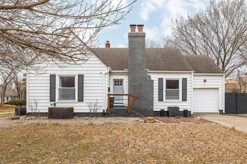 1701 Alabama Street, Lawrence, KS 66044 Main Photo