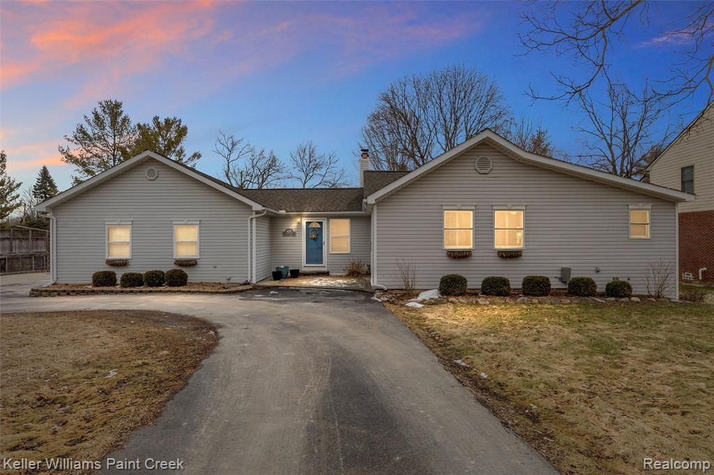 625 Driftwood Avenue, Rochester Hills, MI 48307 Main Photo