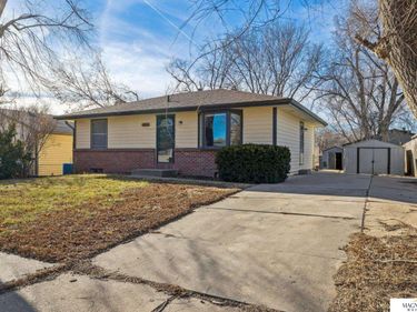 437 NW 16 Street, Lincoln, NE 68528