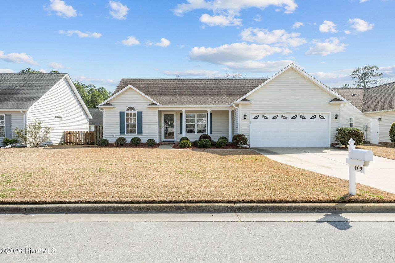 109 Sellhorn Boulevard, New Bern, NC 28562 Main Photo