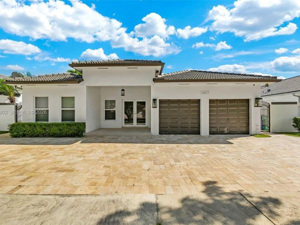 14813 NW 87th Pl , Miami Lakes, FL 33018