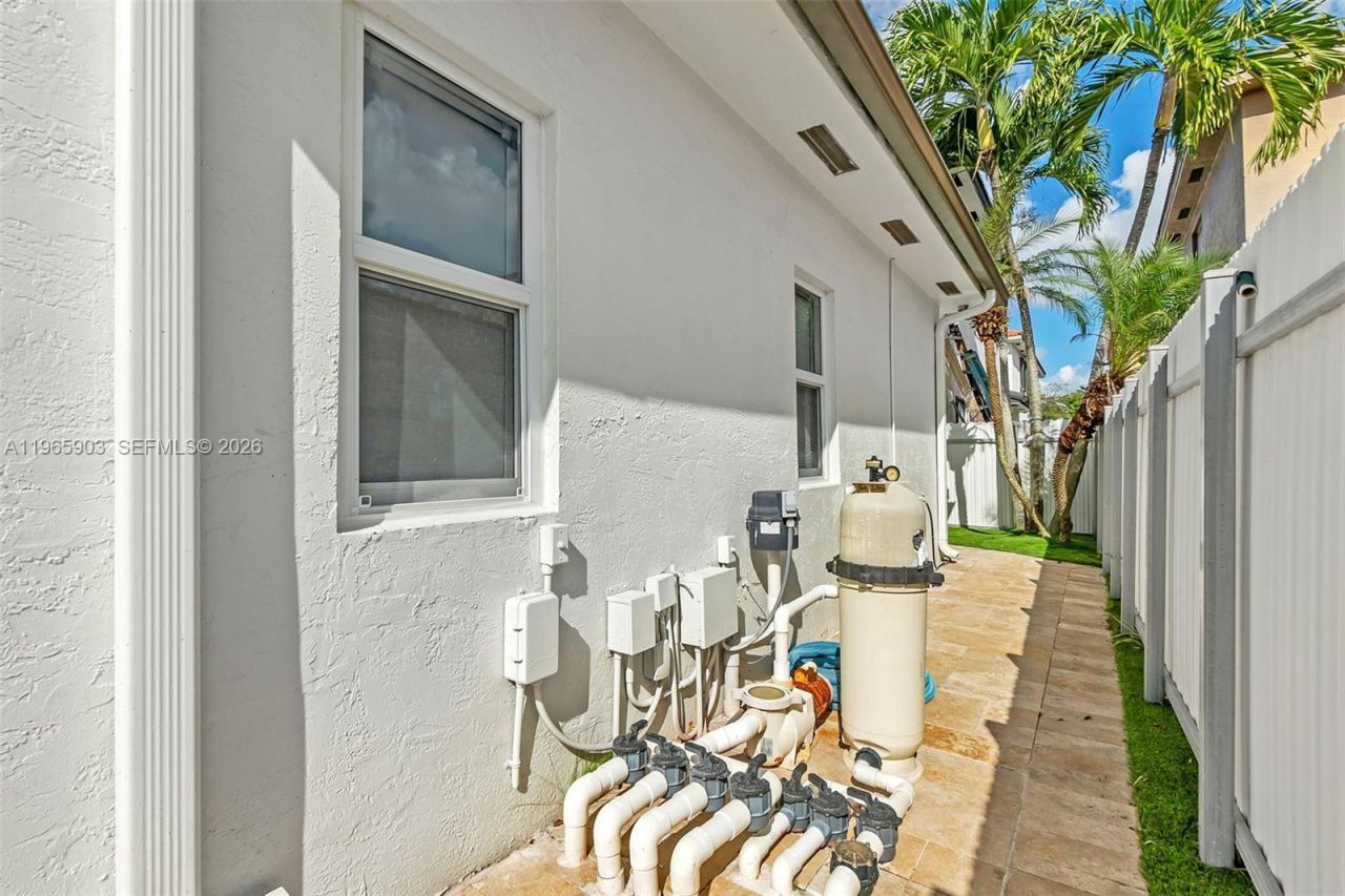 14813 NW 87th Pl , Miami Lakes, FL 33018 Photo