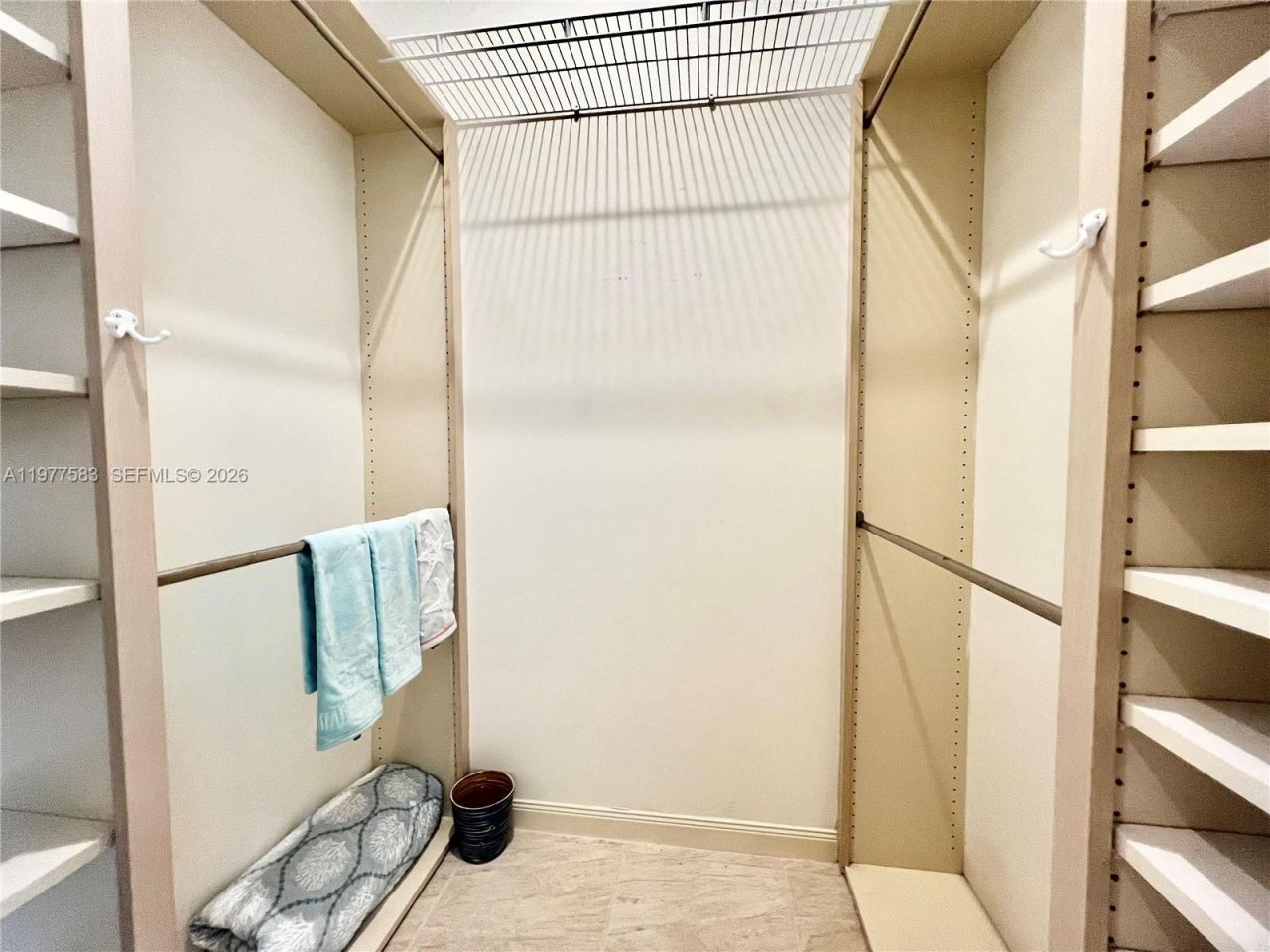 7625 SE Bay Cedar Cir, Hobe Sound, FL 33455 Photo