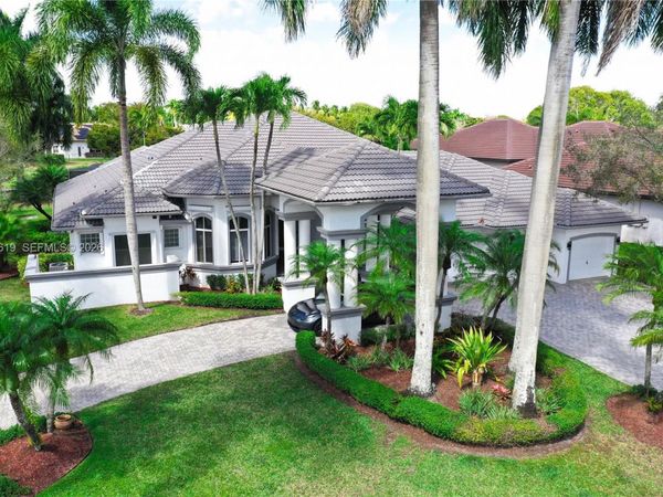 2418 Poinciana Ct, Weston, FL 33327