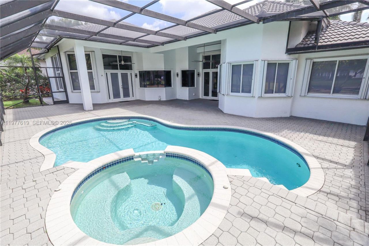 2418 Poinciana Ct, Weston, FL 33327 Photo