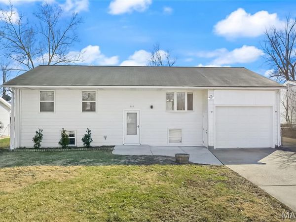 360 Imperial Lane , Fenton, MO 63026