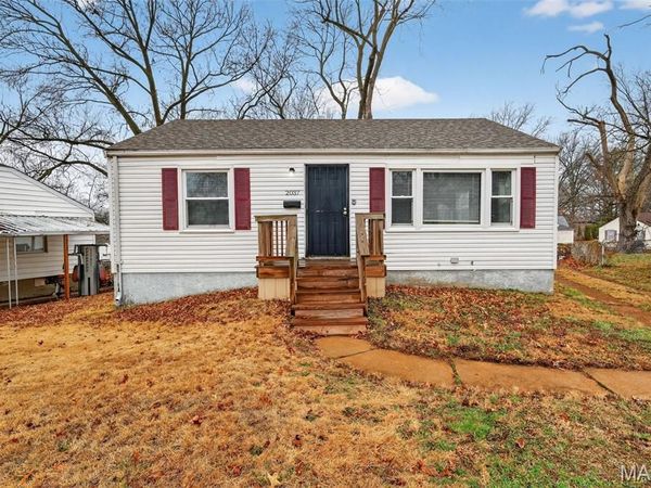2037 Bainbridge Drive , St Louis, MO 63133
