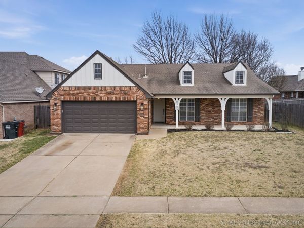 10305 N 115th East Avenue , Owasso, OK 74055