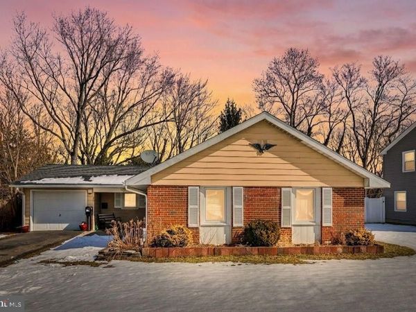 32 MILLBROOK DRIVE, WILLINGBORO, NJ 08046