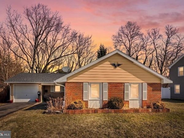 32 MILLBROOK DRIVE, WILLINGBORO, NJ 08046