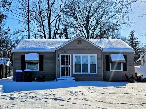2450 Greenvale Road, Cleveland, OH 44121