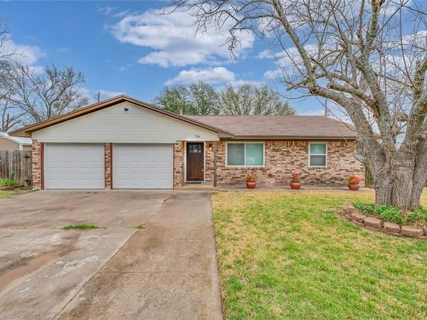 706 Krueger Street, Clifton, TX 76634