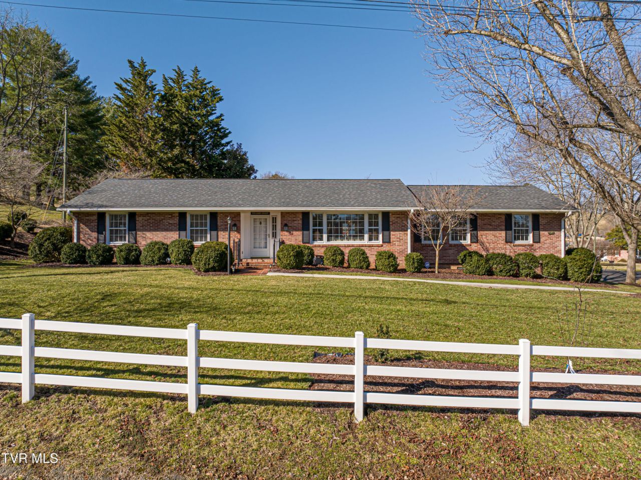 595 Northeast Court Street, Abingdon, VA 24210 Main Photo