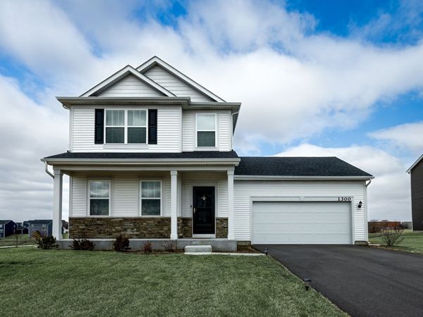 1300 Kentwood Drive , Hampshire, IL 60140