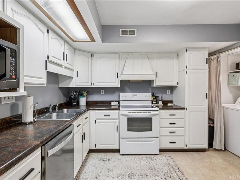 3232 Fantasia Trail, Miamisburg, OH 45449 Photo 14