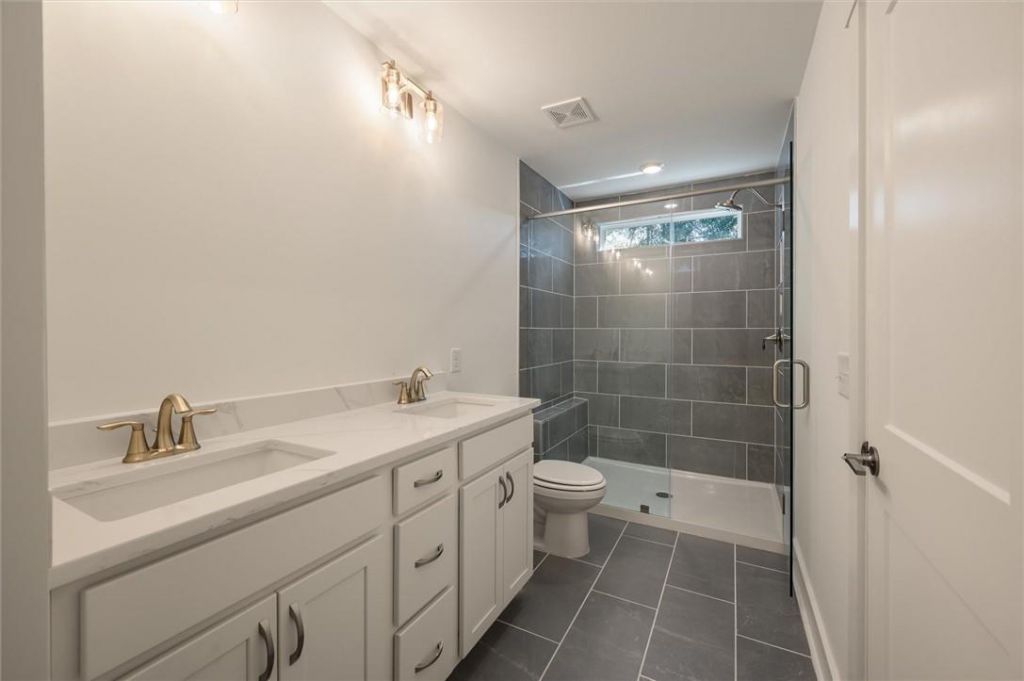 449 Katies Scenic Court Photo 24